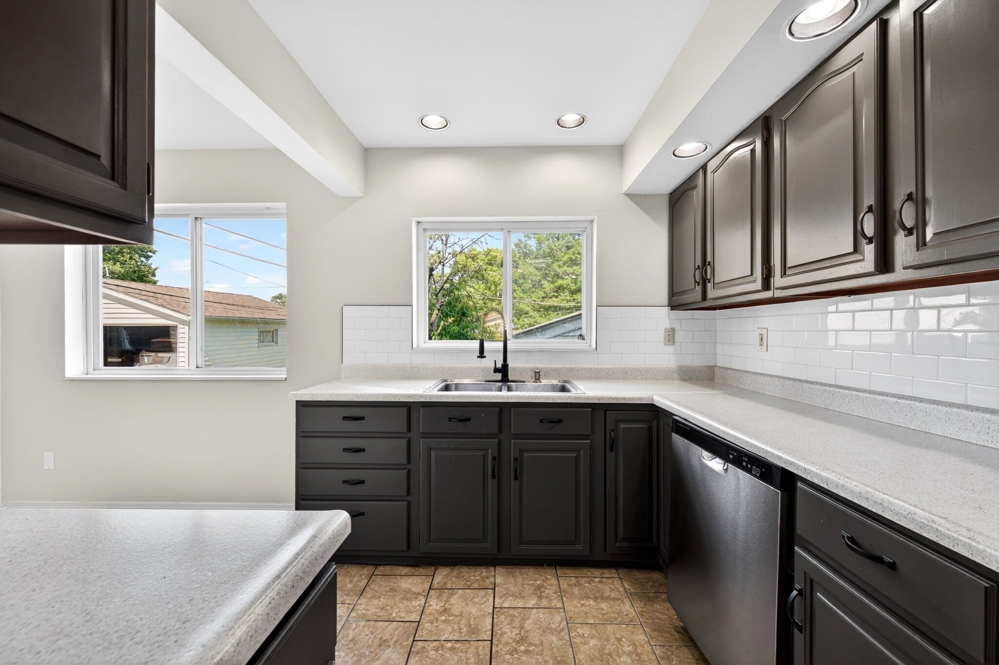 Building Photo - 3945 Crosby Dr