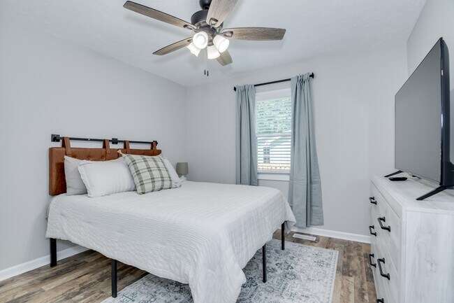 Building Photo - 219 Jasper Rd