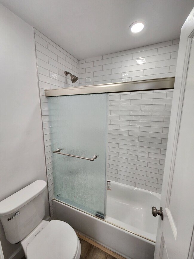 Building Photo - 2BD/2BA Condo in The Plaza Community - MOVE IN SPECIAL 1/2 OFF FIRST MONTH'S RENT