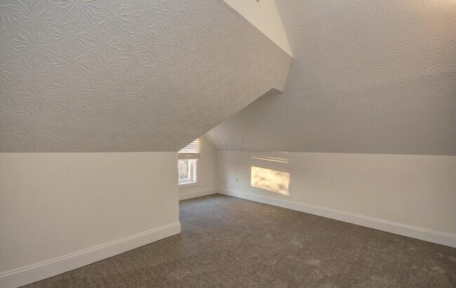 Building Photo - 220 N Monroe Ave