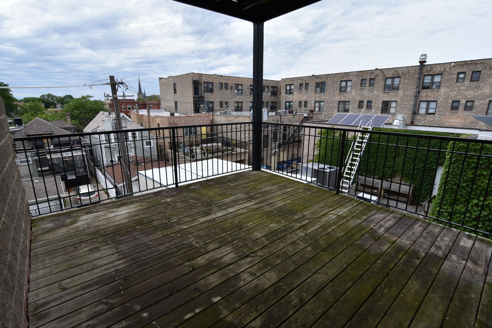 Building Photo - 5140 N Clark St