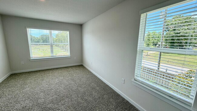 Building Photo - 13 S Main Deck Dr