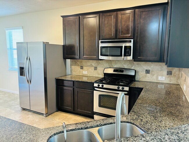 Building Photo - 8525 Sunset Loch Dr