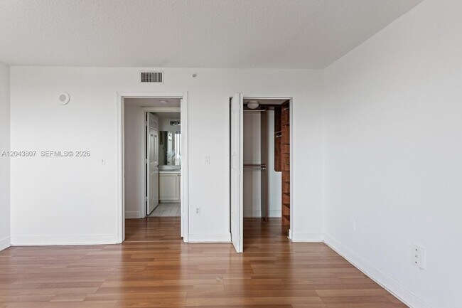 Building Photo - 3000 Coral Wy