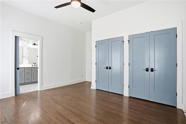 Building Photo - 1025 Oak St SW