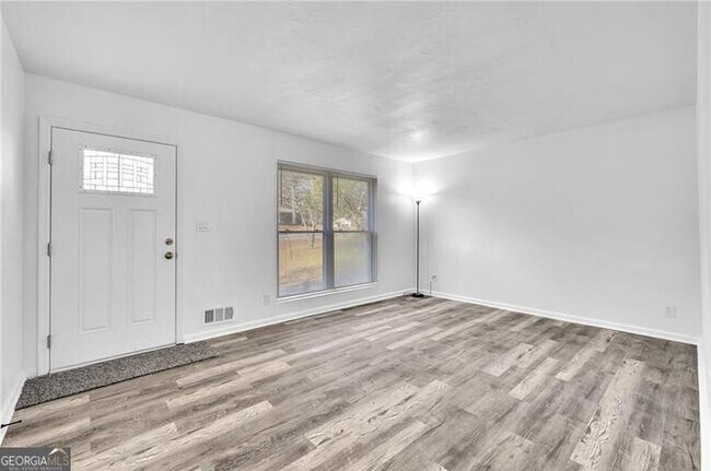 Building Photo - 2356 County Line Rd SW
