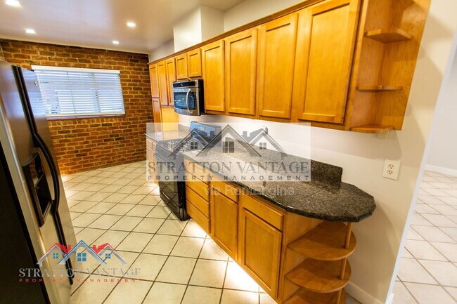 Building Photo - 5142 N 18th Pl