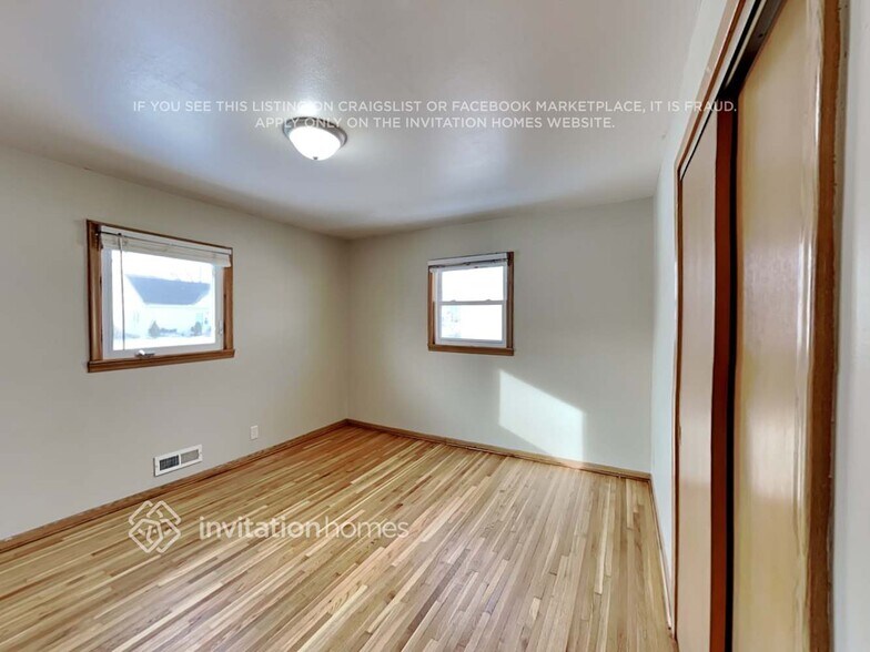 Building Photo - 5239 4th St NE