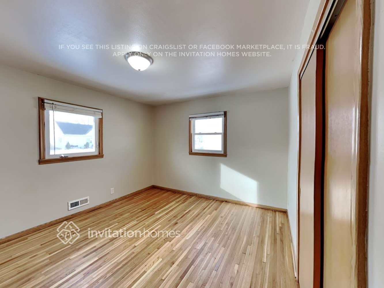 Building Photo - 5239 4th St NE