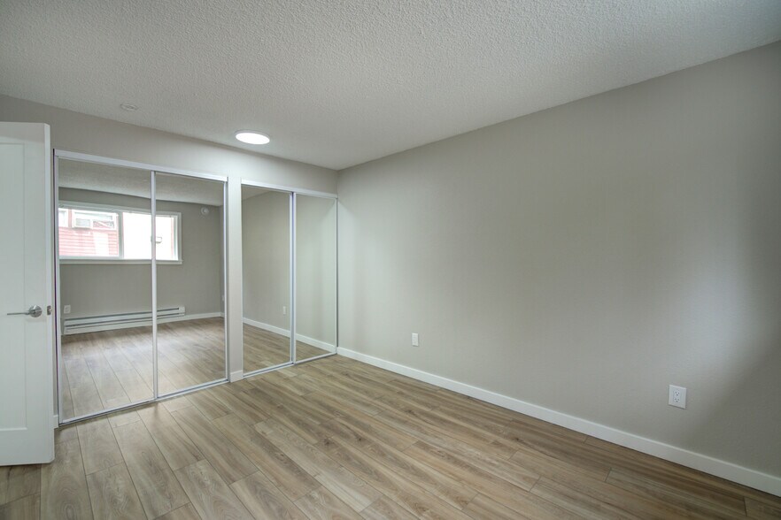 Building Photo - 13737 32nd Ave NE