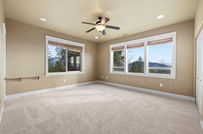 Building Photo - 5BED 4BATH - Beautiful Home with a Gorgeous View