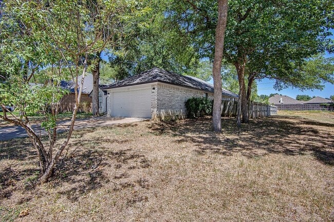 Building Photo - 1033 Oak Valley Rd