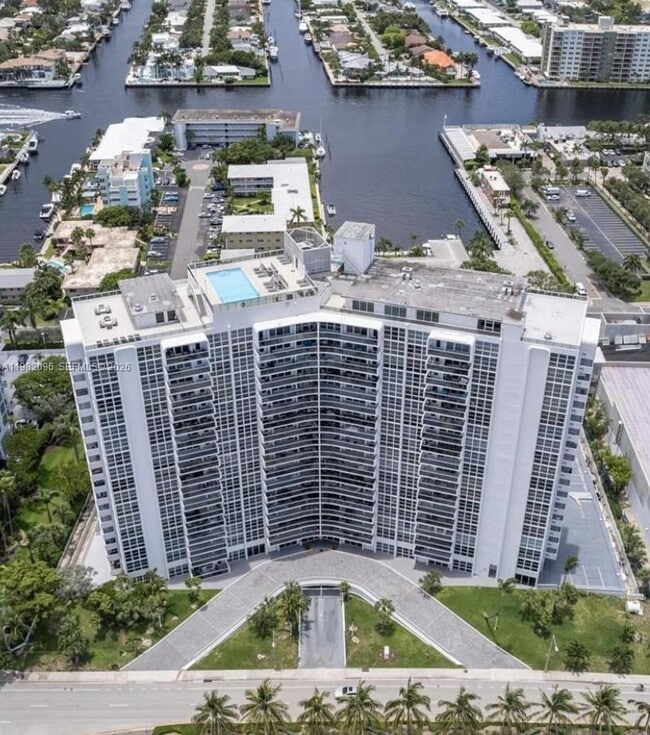 Building Photo - 2841 N Ocean Blvd