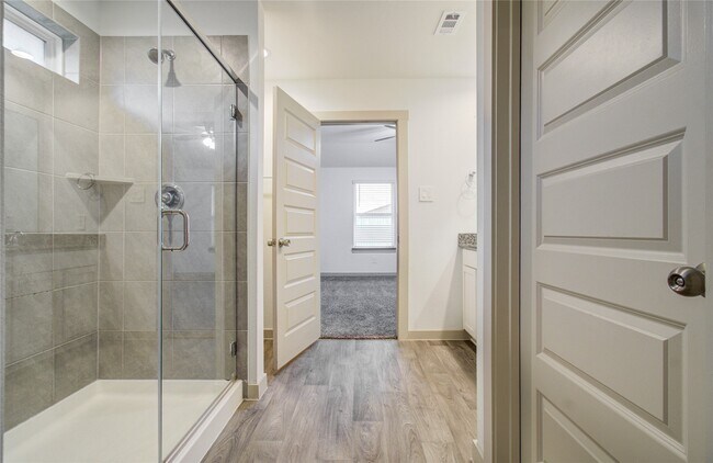Building Photo - 10602 Great Basin Dr