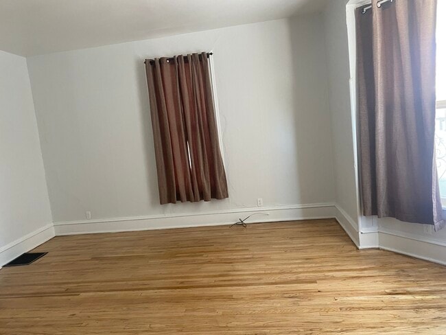 Building Photo - 215 Colorado Ave