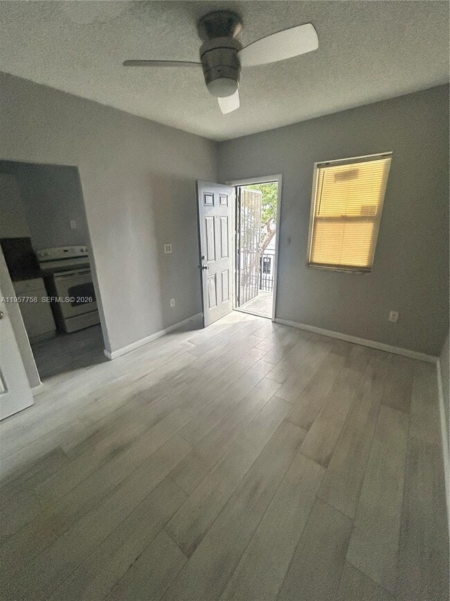 Building Photo - 1720 NW 1st Pl