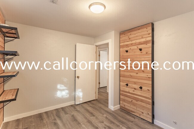 Building Photo - 1334 Pike Dr