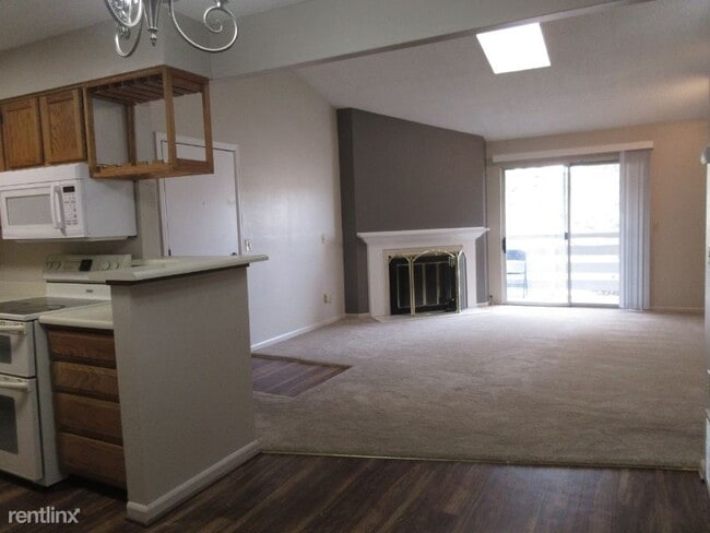 Building Photo - 2 br, 2 bath Condo - 3320 S Ammons St #6-201