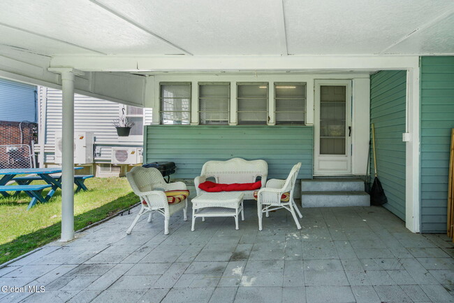 Building Photo - 234 Osborne Rd