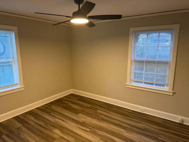 Building Photo - Beautifully Updated Duplex Near NoDa!!