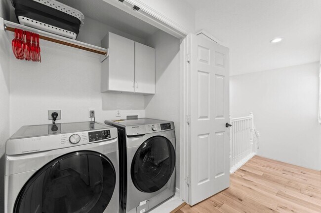 Building Photo - 7 S Avonlea Cir