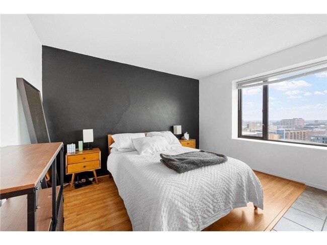 Building Photo - 15 S 1st St