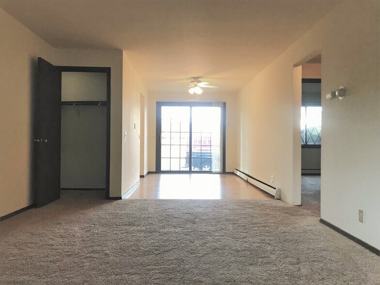 Building Photo - 2355 Chalet Gardens Rd