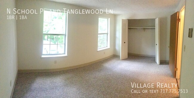 Building Photo - 303 N School Pl