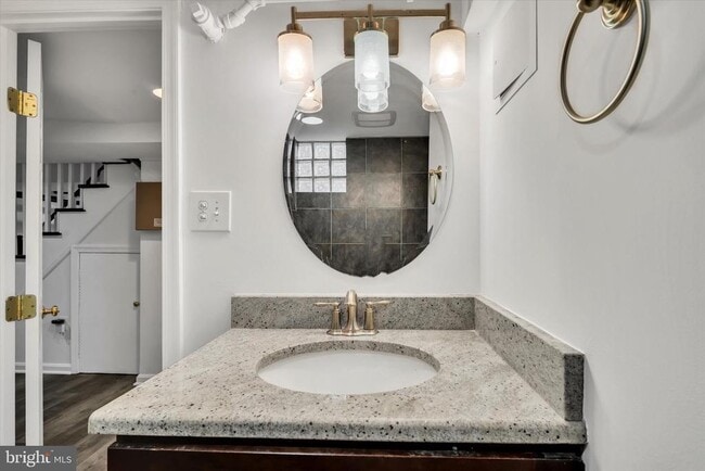 Building Photo - 1002 Chillum Rd