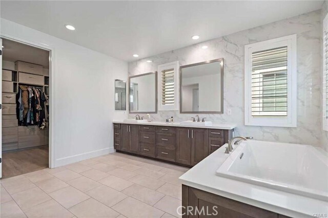 Building Photo - 52 Pedigree