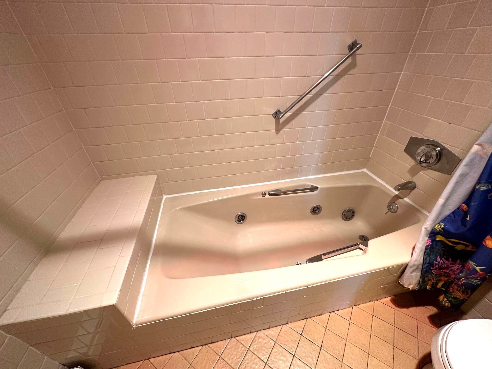 Building Photo - 32 Gloucester St