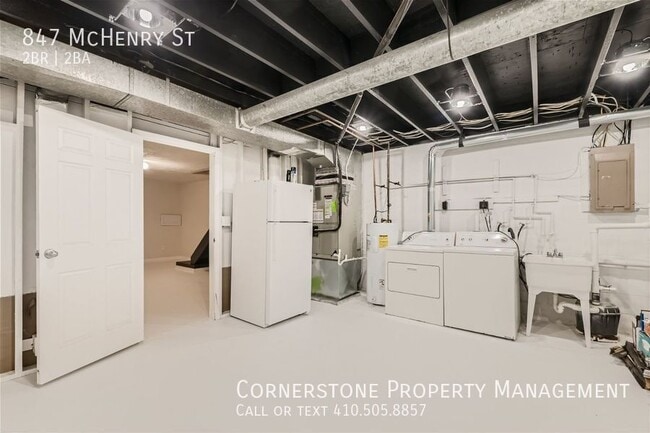 Building Photo - 847 McHenry St