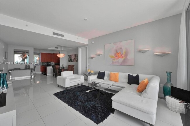 Building Photo - 18101 Collins Ave
