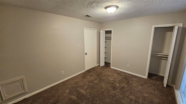 Building Photo - 1404 Cactus St