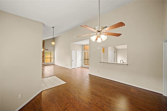 Building Photo - 3409 Meadway Dr