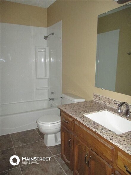 Building Photo - 8035 N Brooklyn Ave