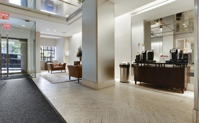 Building Photo - 3 Mitchell Pl