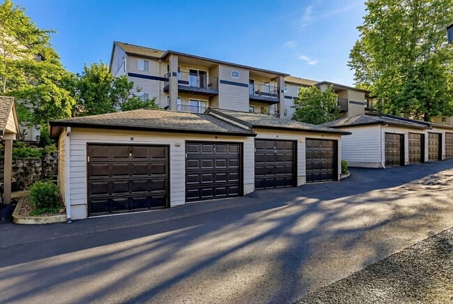 1, 2, 3 Bedroom Apartments in Portland, OR - Scott Mountain