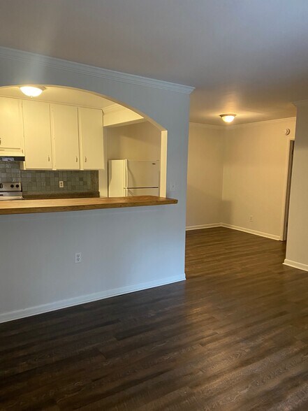 Building Photo - 2812 Georgetown Dr