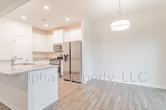 Building Photo - 6 Apricot Ln