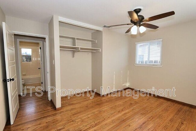 Building Photo - 10624 Chardonay Dr