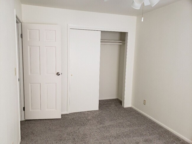 Building Photo - Very nice 4 bedroom, 3 bath home near Palmer Park
