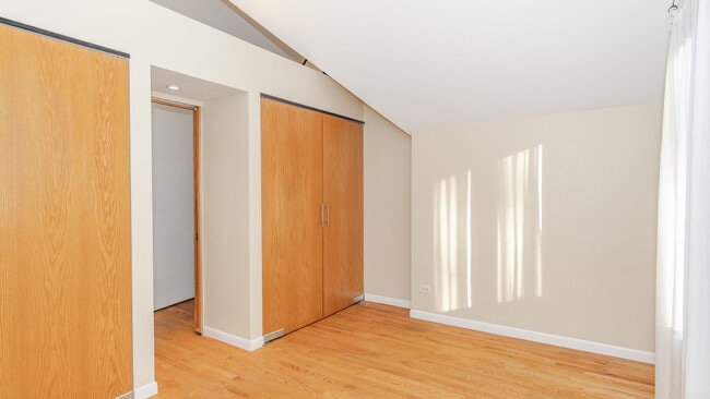 Building Photo - 343 Ashland Ave