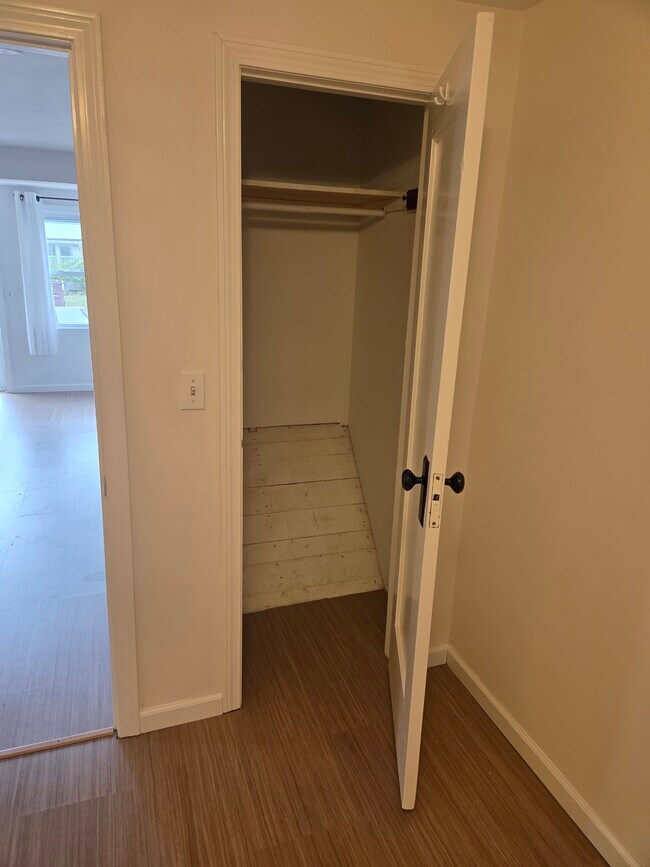 Building Photo - 176 W North St