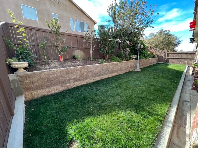 Building Photo - 9378 Agave Dr