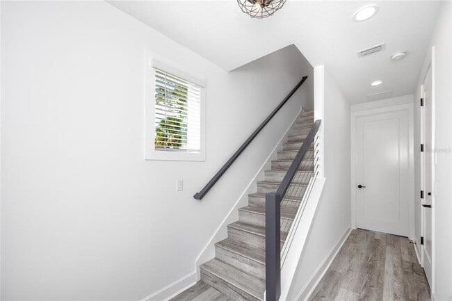 Building Photo - 1520 N Pierce St