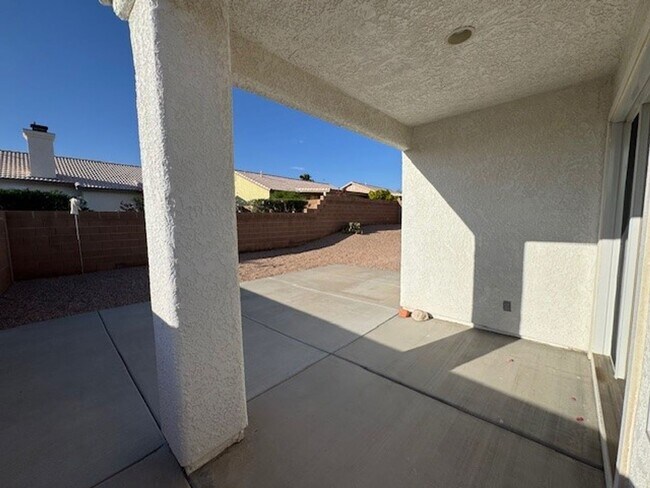 Building Photo - 2BR + 2 BONUS ROOMS with 54 foot Long Boat/Toys DEEP Garage