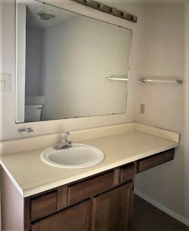 Building Photo - Briarcliff Condos