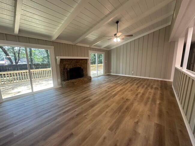 Building Photo - 3016 Giles Pl