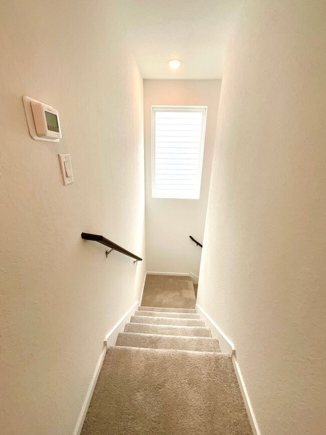 Building Photo - **APPLICATION RECEIVED** Modern 3-Bed, 2.5-Bath Home with Included Internet & Fenced Backyard in ...